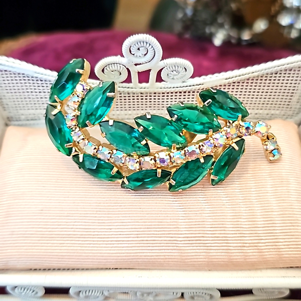 Julianna Emerald Green Brooch